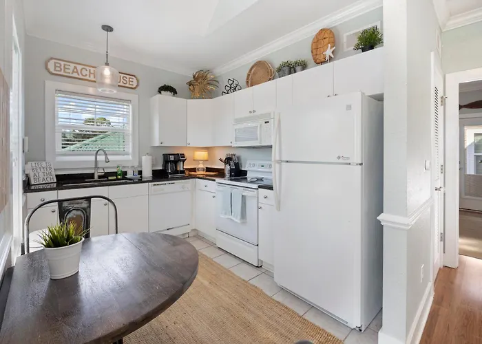 Banana 6bu By Pkrm Apartment Pensacola